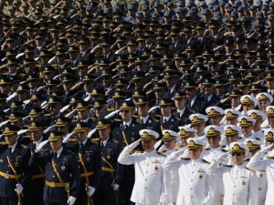 TSK'da 1389 asker daha ihraç edildi