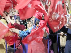 Demokrasi nöbeti sürüyor