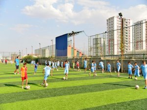 Yaz Spor Okulları’nda futbola ilgi yüksek
