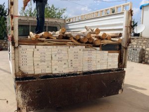 Silvan'da yol uygulamasında bol miktarda kaçak sigara ele geçirildi