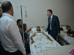 Vali Aksoy yaralıları ziyaret etti
