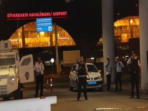 Diyarbakır Havalimanı'nda polise saldırı