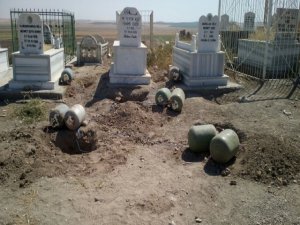 Mehdi Eker’in aile mezarlığında el yapımı patlayıcı bulundu