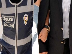 Diyarbakır’da 2 öğretmen gözaltına alındı