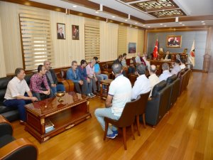 Esnaflardan Vali Aksoy’a ziyaret