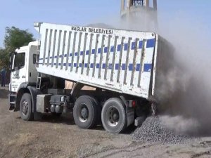 Bağlar Belediyesi 3 mahallenin yolunu yaptı