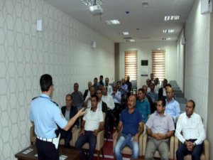Diyarbakır'da Okul Servis Şoförlerine Eğitim ve İnceleme