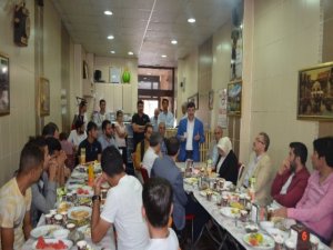 AK Parti İl Başkanı Akar, Sur İlçesi Gençleri ile Bir Araya Geldi