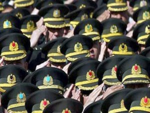 3 general ve 1 amirale tahliye