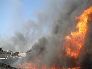 DEAŞ, ham petrolü ateşe verdi