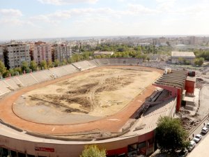 TARİHİ STATTA YIKIM BAŞLADI…