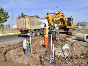 Bağlar’da kısmi yağmursuyu şebekesi döşeniyor