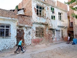 Sur’da çocuk olmak