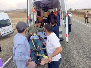 Ergani'de Trafik Kazası: 2 Yaralı