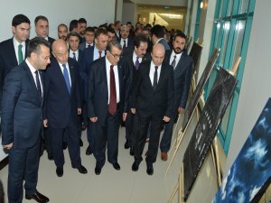 Uluslararası Diyarbakır Sempozyumu’nda Mehmet Kılıçoğlu sergisi açıldı