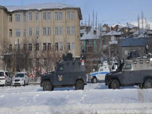 Üç belediyeye operasyon