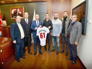 BAYRAMPAŞA KULÜBÜNDEN VALİ AKSOY’A ZİYARET