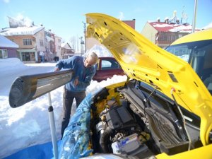 Tunceli'de sürücülerin soğukla imtihanı