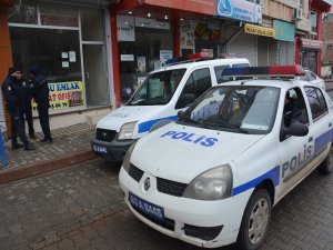 Camı kıran hırsızlar bilgisayarı çaldı