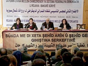 Suriyeli Kürtler Rojava'yı 'kaldırdı'