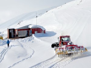 Nemrut Kayak Tesisi kayakseverleri bekliyor