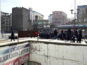 -2'de kaçak çay keyfi