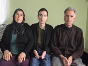 Kelebek hastası gencin tek isteği kalem tutabilmek