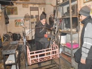 Demir beşik nesilden nesile aktarılıyor