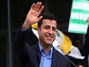 Demirtaş'ın fotoğrafını paylaşan muhtar görevden alındı