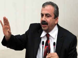 Sırrı Süreyya’dan Kandil fotoğrafları savunması: Bunlar Türkiye ve dünyanın gözü önünde oldu