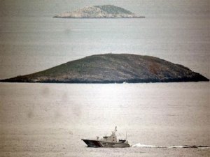 Kardak kayalıklarında sesiz bekleyiş