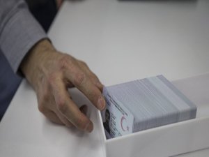 Yeni kimlik almaya giderken dikkat!