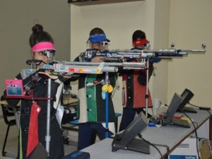 Diyarbakırlı aile atıcılıkta Türkiye rekoru kırdı