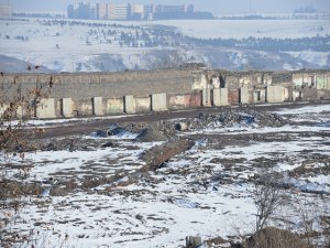 Tarihi surlar yamalı bohçaya döndü