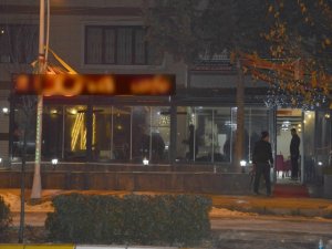 Kafede silahlı kavga: 5 yaralı