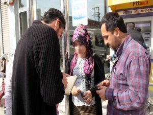 'Kocan gözaltında' dediler, yüzüğünü çaldılar