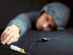 Uyuşturucuya darbe üstüne darbe