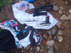 Kamyona yüklenmiş bazaların içinde bomba ele geçirildi