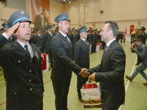 Vali Aksoy yeni polis adaylarına seslendi: Anayasaya ve İnsan Haklarına bağlı kalın