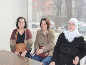 Dört yıldır yıkılan binalarının yapımını bekliyorlar