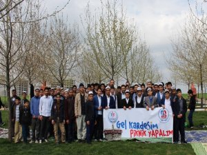 "Ensar ve muhacir gençler" piknikte buluştu
