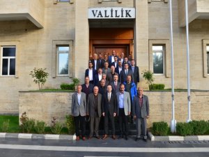 VALİ AKSOY MUHTARLAR İLE BİR ARAYA GELDİ