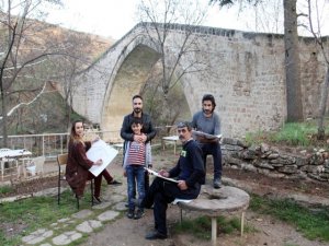 Ressam gibi resim yapmayı öğrendiler