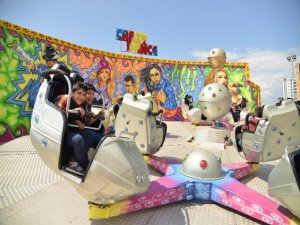 Dezavantajlı çocuklar gönlülerince eğlendi