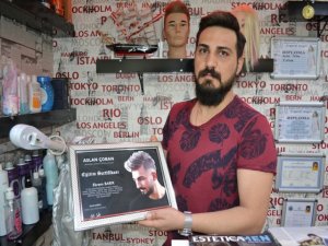 Siirtli kuaför, Ukrayna'dan madalya ile döndü