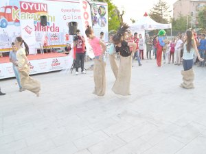 Siirt'te çocuklar "Oyun Karavanı Projesi" ile buluştu