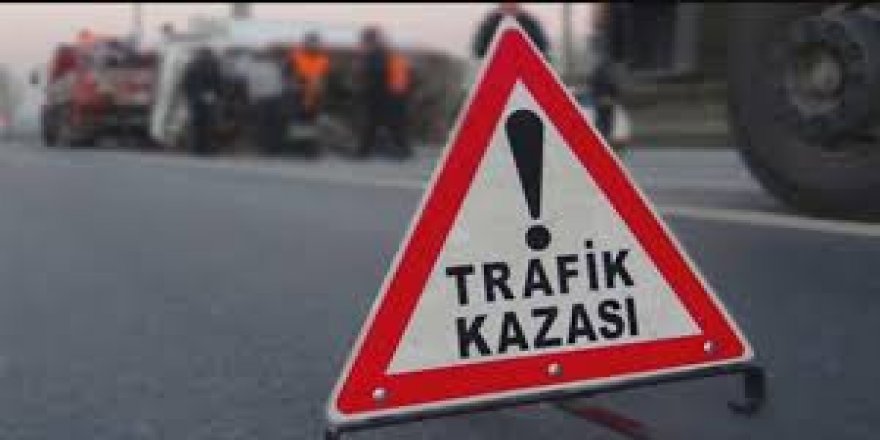 İşçileri taşıyan midibüs devrildi: Ölü ve yaralı var