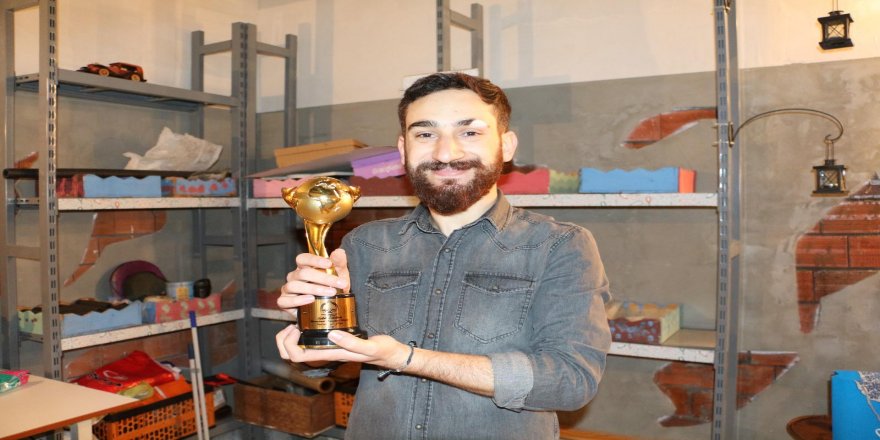 'Uluslararası İyilik Ödülü' alan gencin hedefi, çocuklar için protez yapmak