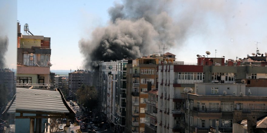 Diyarbakır'da giyim mağazasında yangın