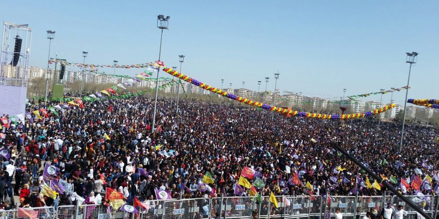 CANLI YAYIN... NEWROZ ALANINDAYIZ...